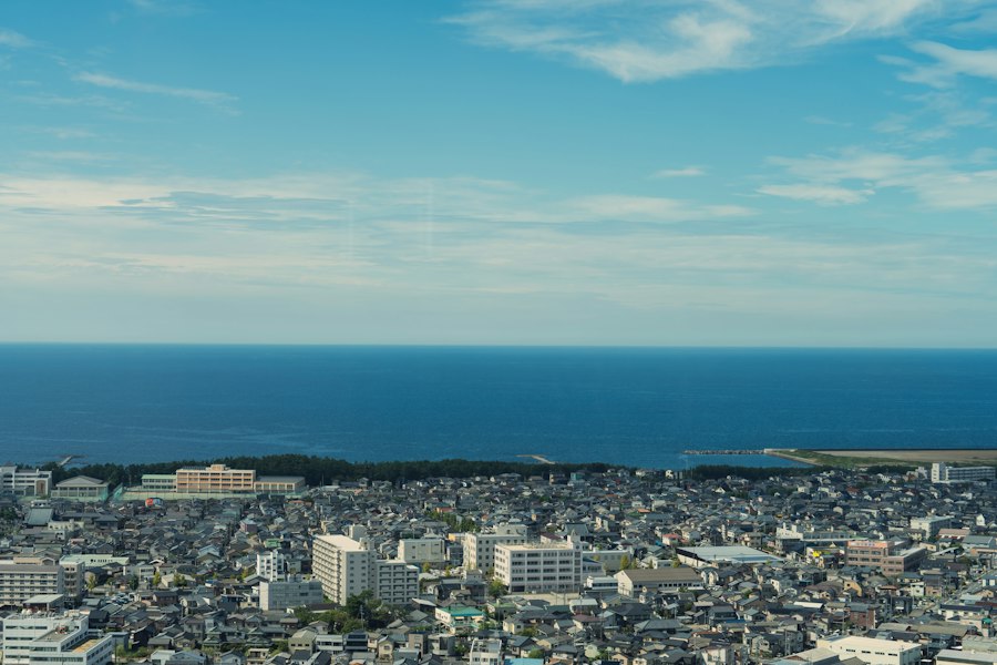 日本海に面した新潟市の街並み